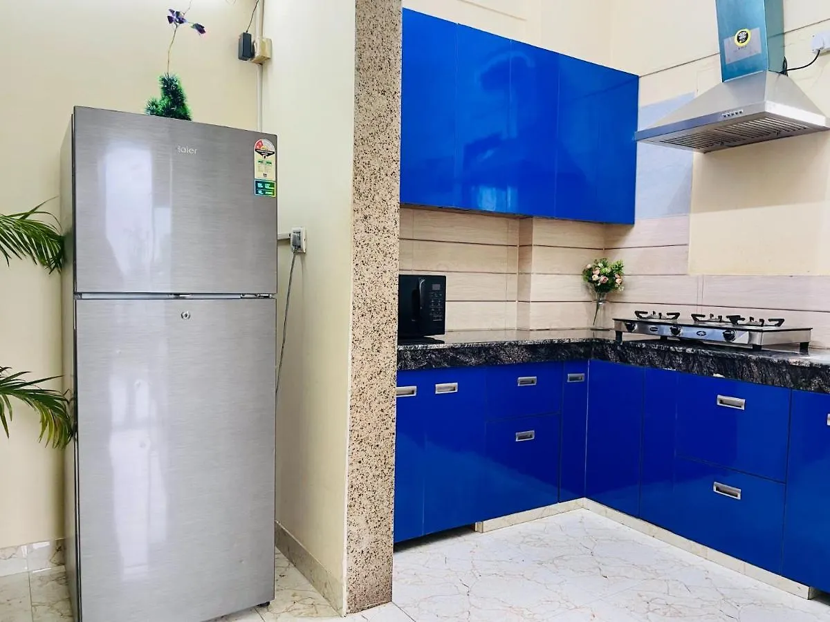 דירות גורגאון Bluo 2Bhk Golf Course Road, Balcony, Lift, Parking